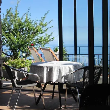 Banda Do Sol Self Catering Feriehus Estreito Da Calheta